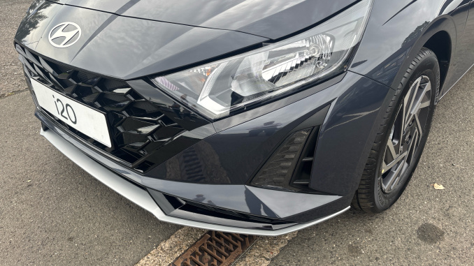 Hyundai i20 1.0T GDi 90 Element 5dr Petrol Hatchback - Image 34